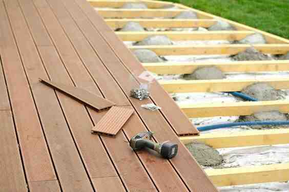 Comment bien poser une terrasse en bois sur lambourdes ?